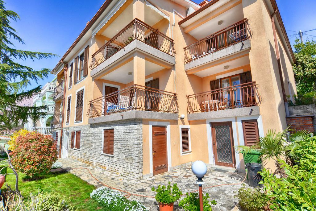 Apartments Creska 629 Rabac Bagian luar foto